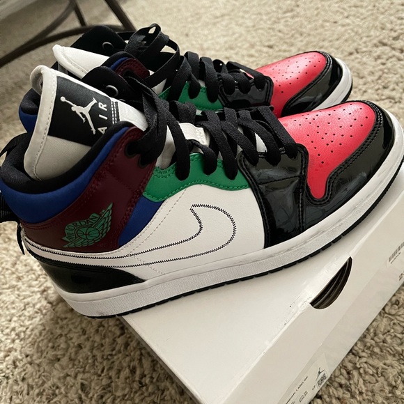 Women’s Air Jordan 1 Mid SE Multi-Color - Picture 9 of 11
